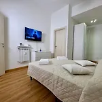 The Stop Apartment-metro A