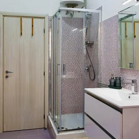 Апартаменты The Stop Apartment-metro A *